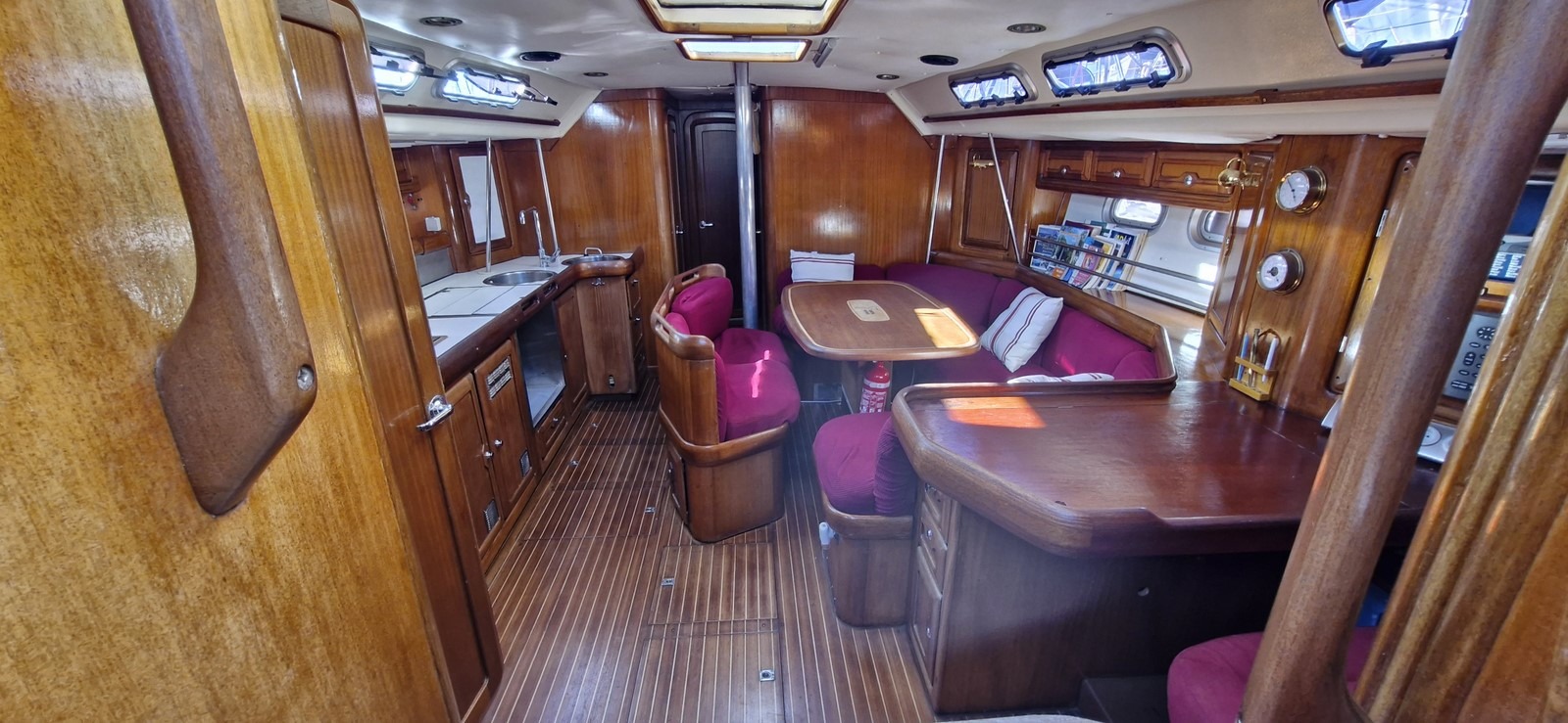 bavaria_44_interieur