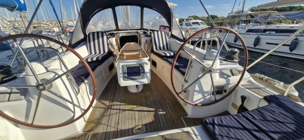 oceanis_40_cockpit