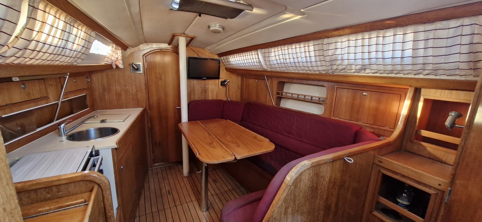 sun_fast_31_interieur