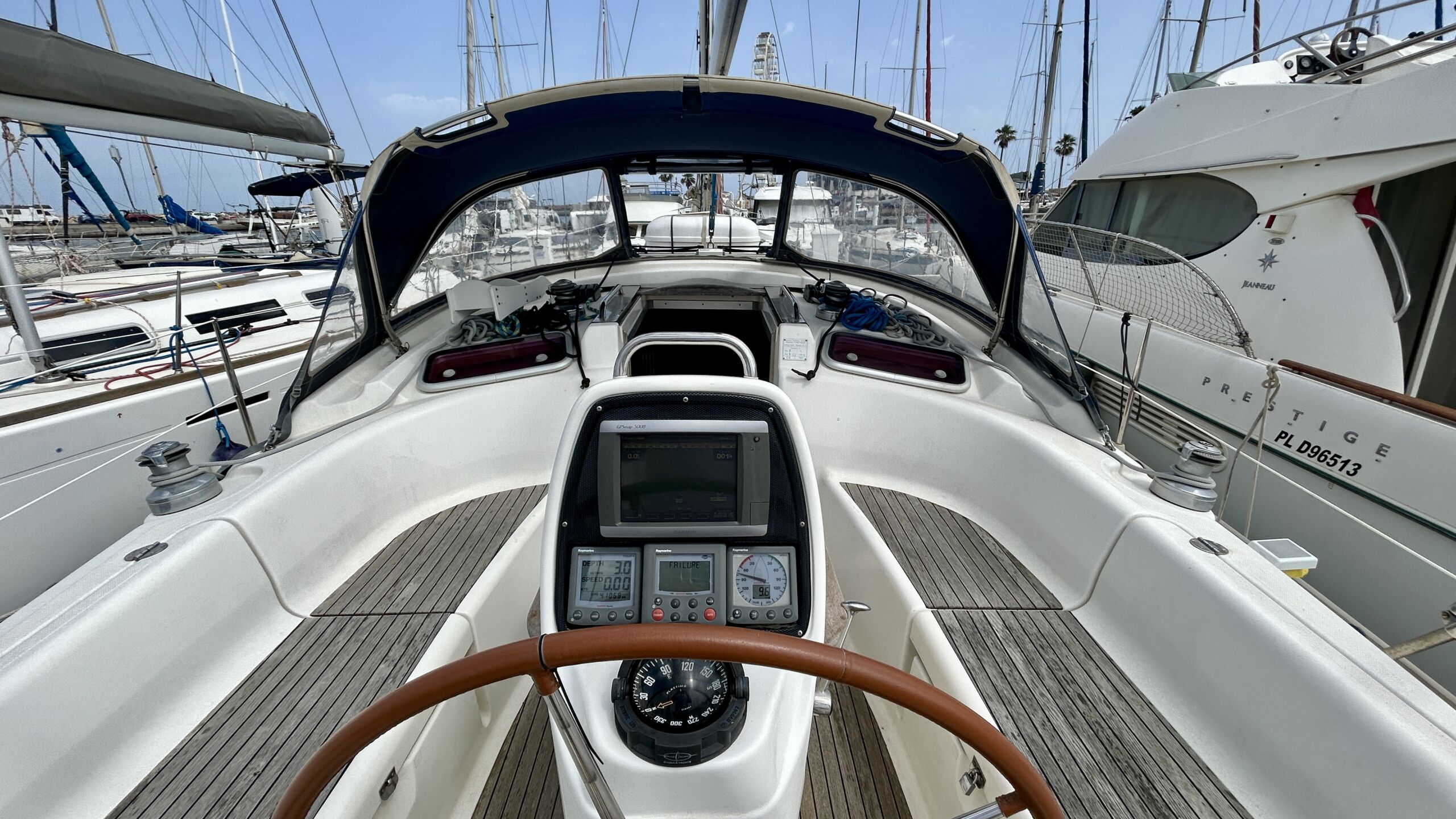 BAVARIA-37-CRUISER-15