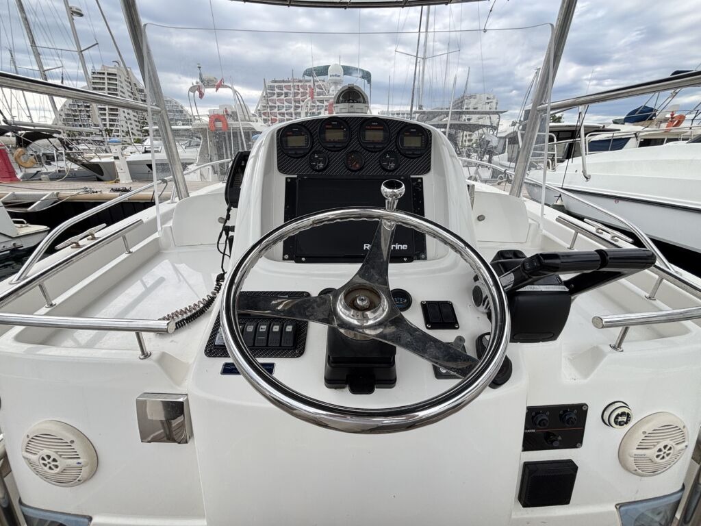 WHITE-SHARK-285-LA-GRANDE-MOTTE-11