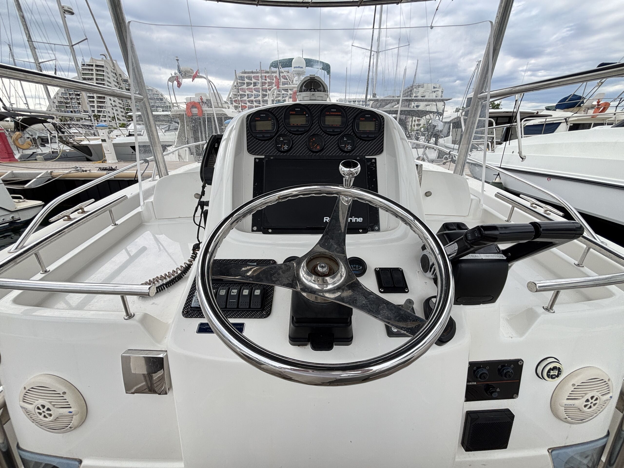WHITE-SHARK-285-LA-GRANDE-MOTTE-11