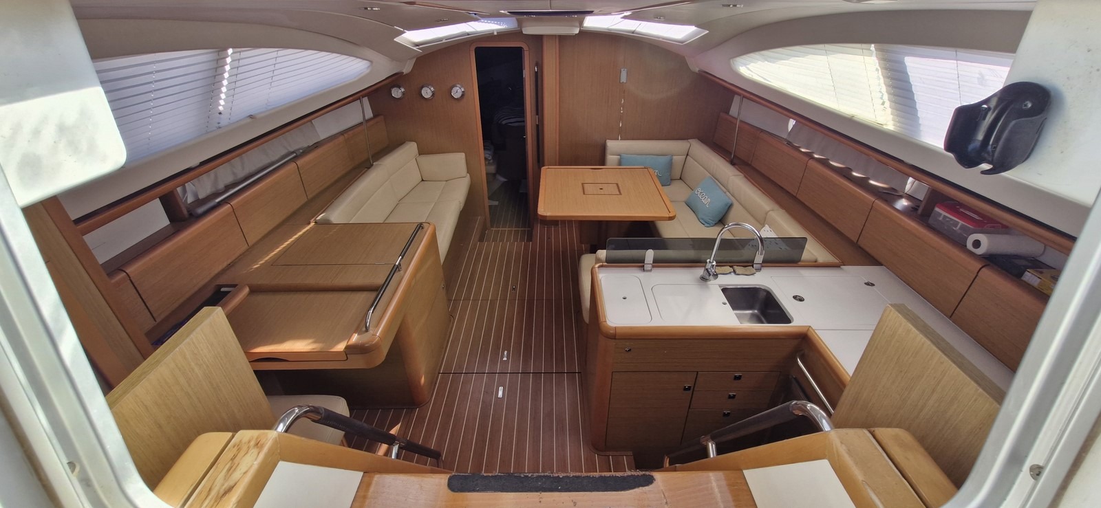 sun_ogyssey_45_ds_interieur